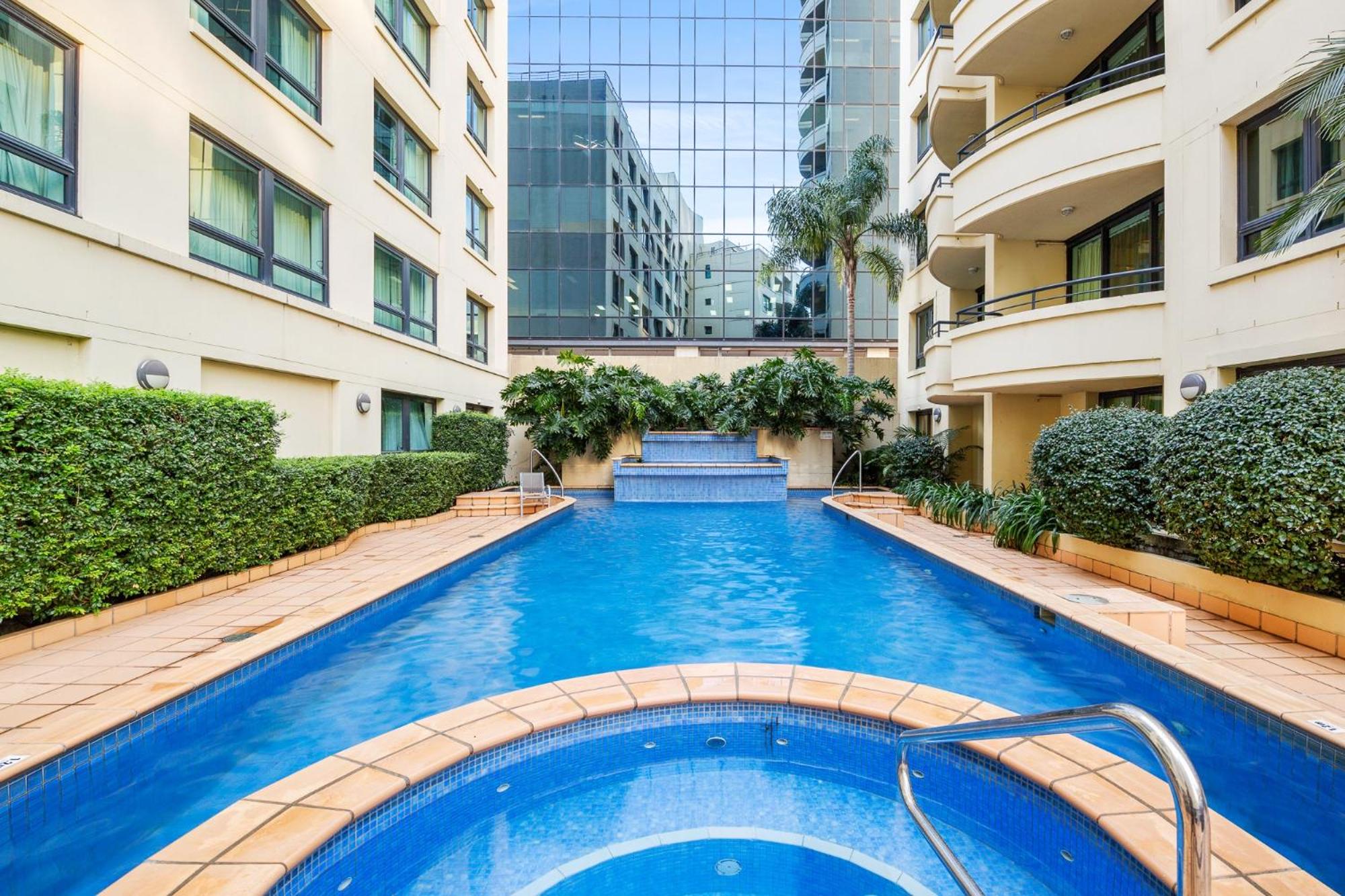 Bright Studio with Pool Access in Parramatta