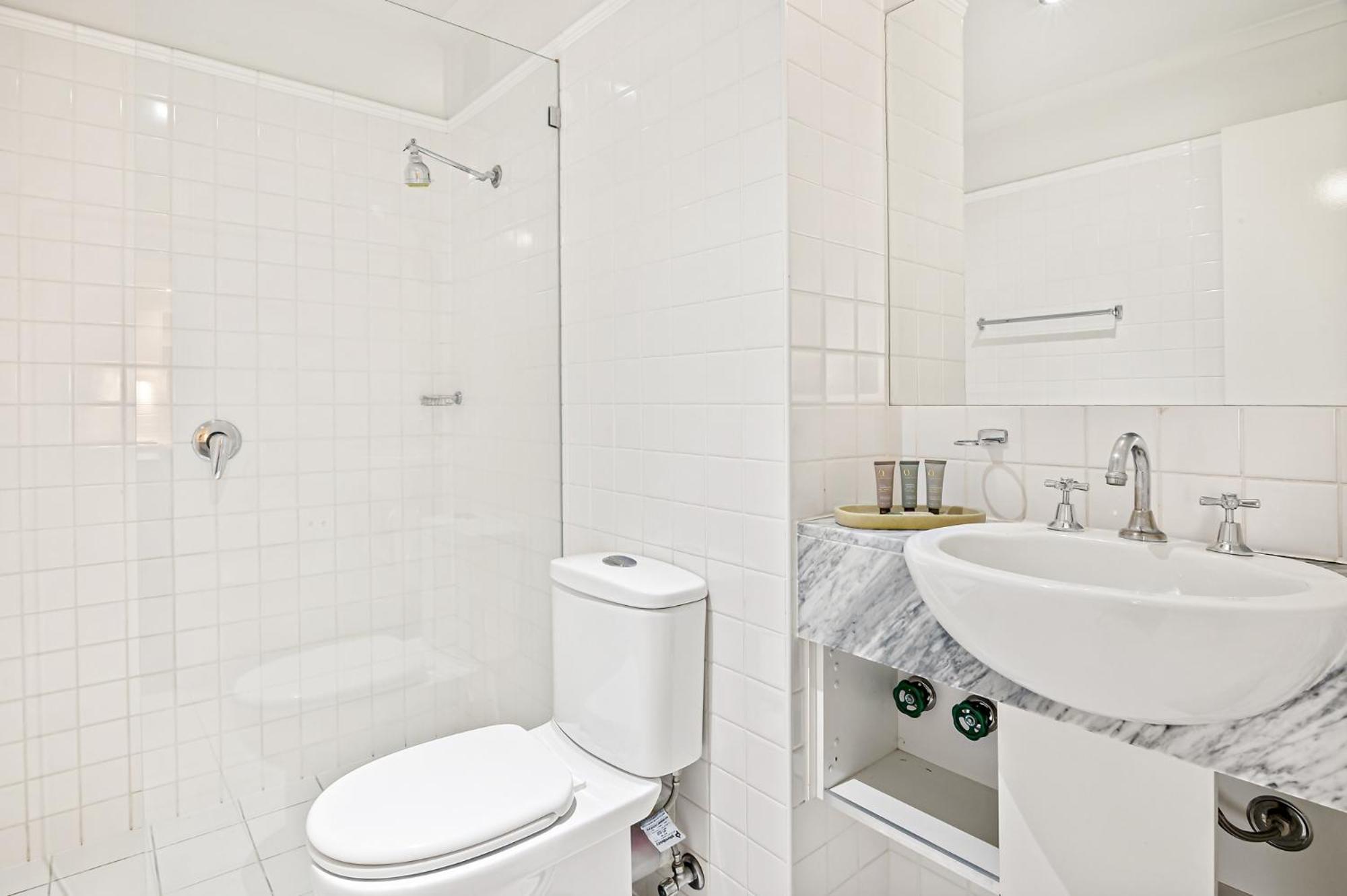 1-Bed Apartment in Central Melbourne