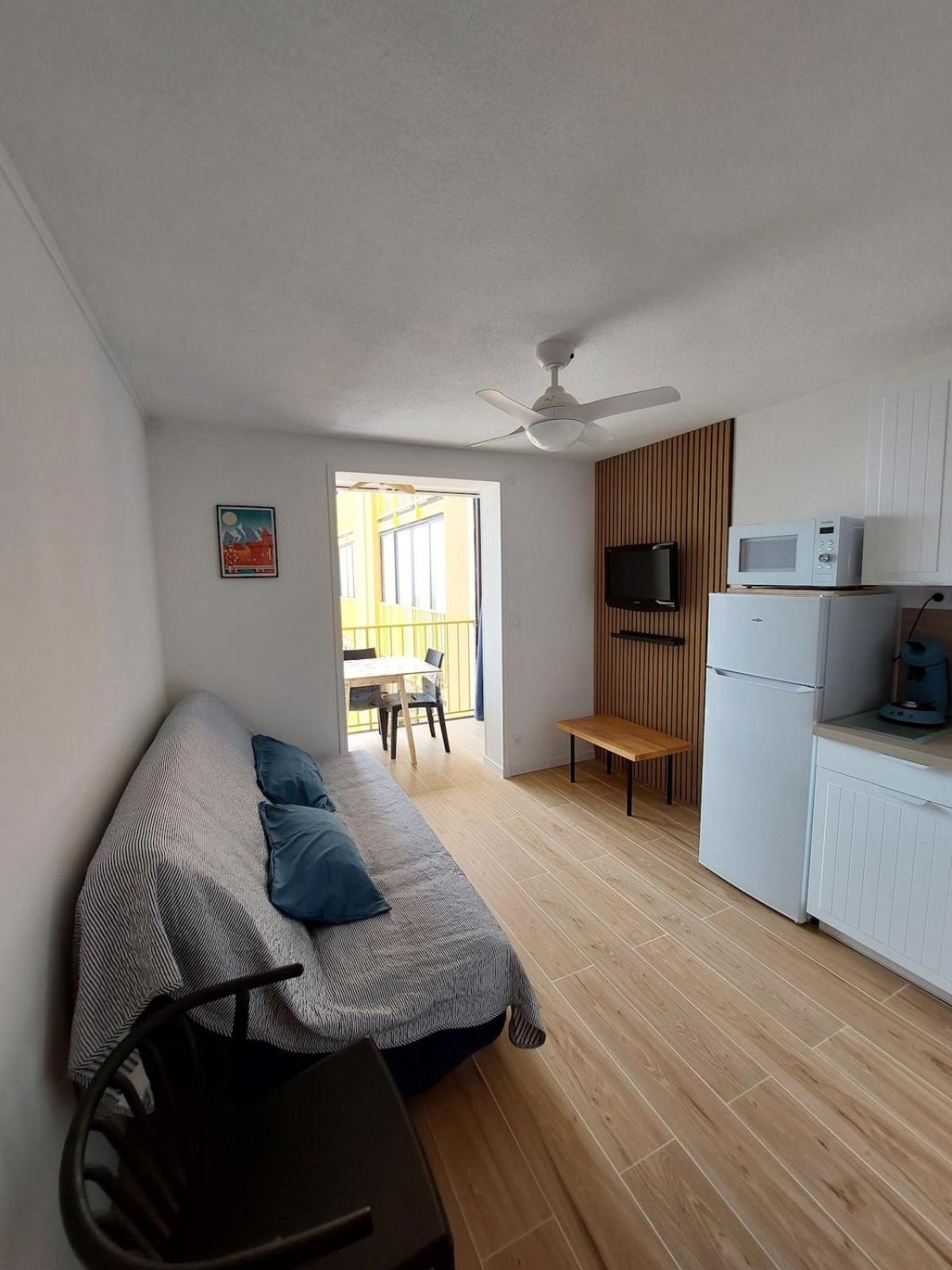 Appart avec loggia en front de mer et superbe vue