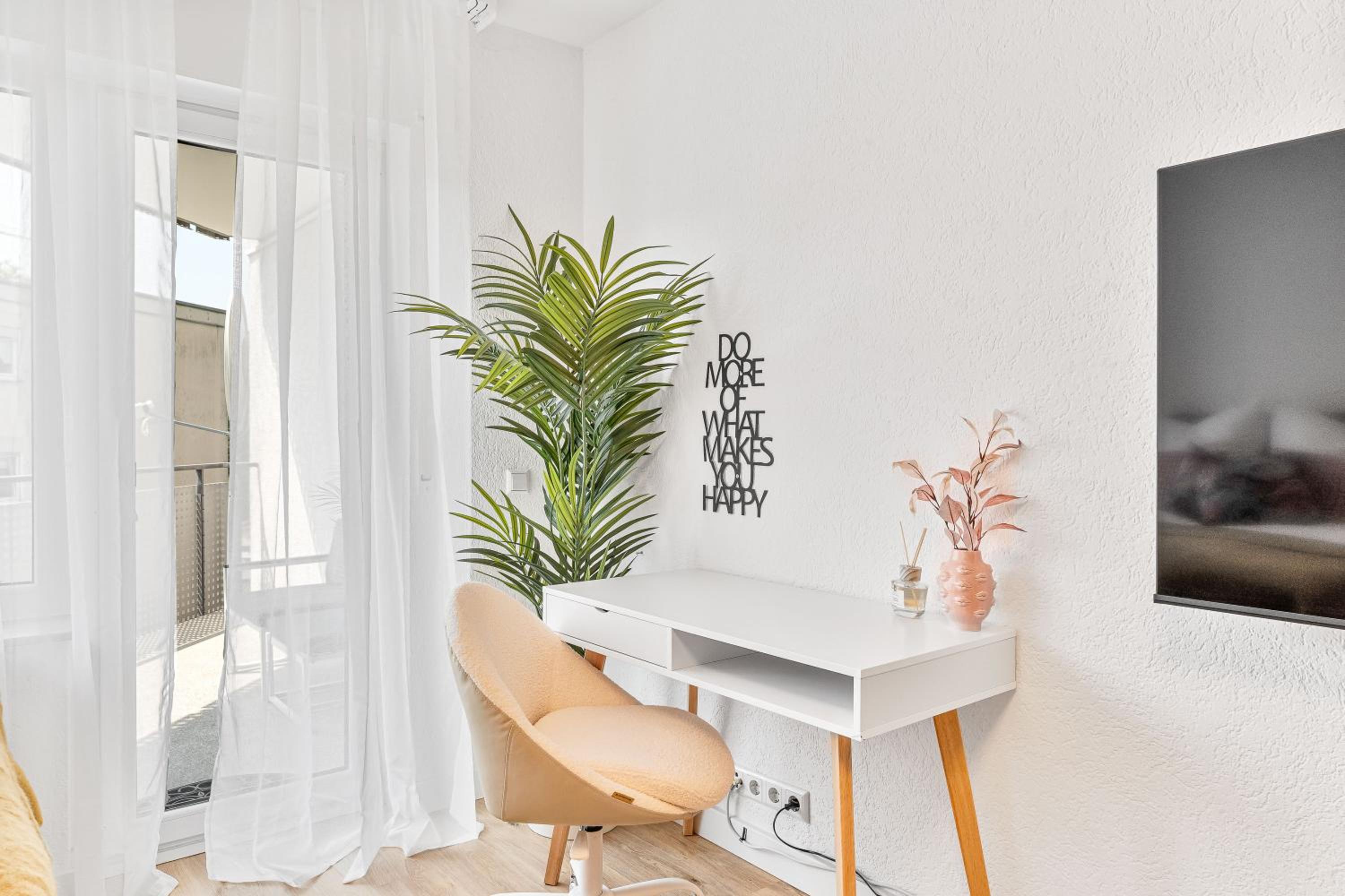 Goldstadt Pop-Art Apartment