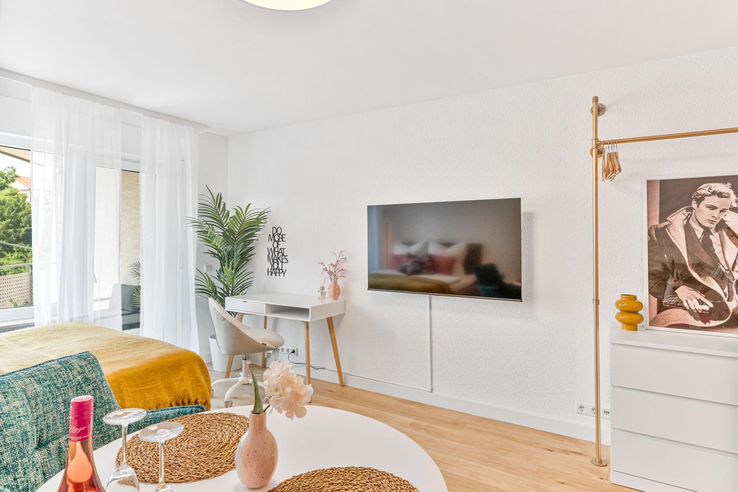 Goldstadt Pop-Art Apartment