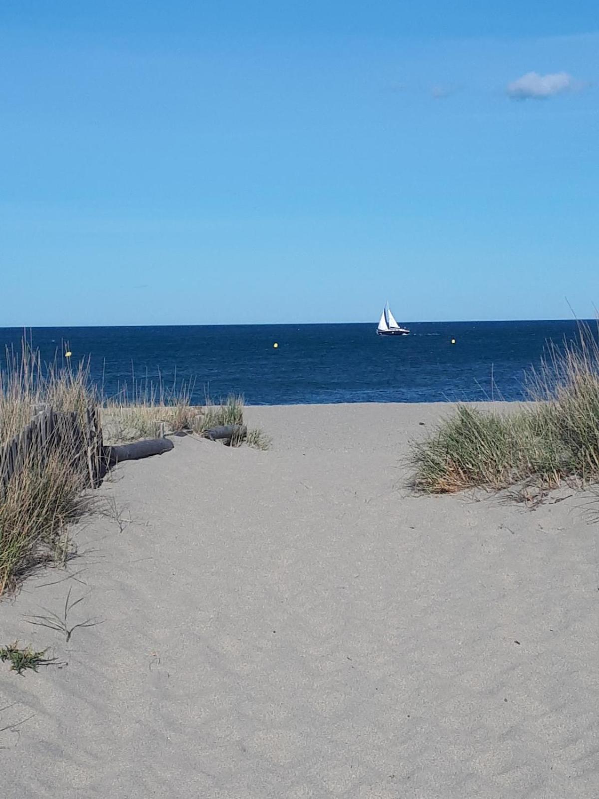 Appart avec loggia en front de mer et superbe vue