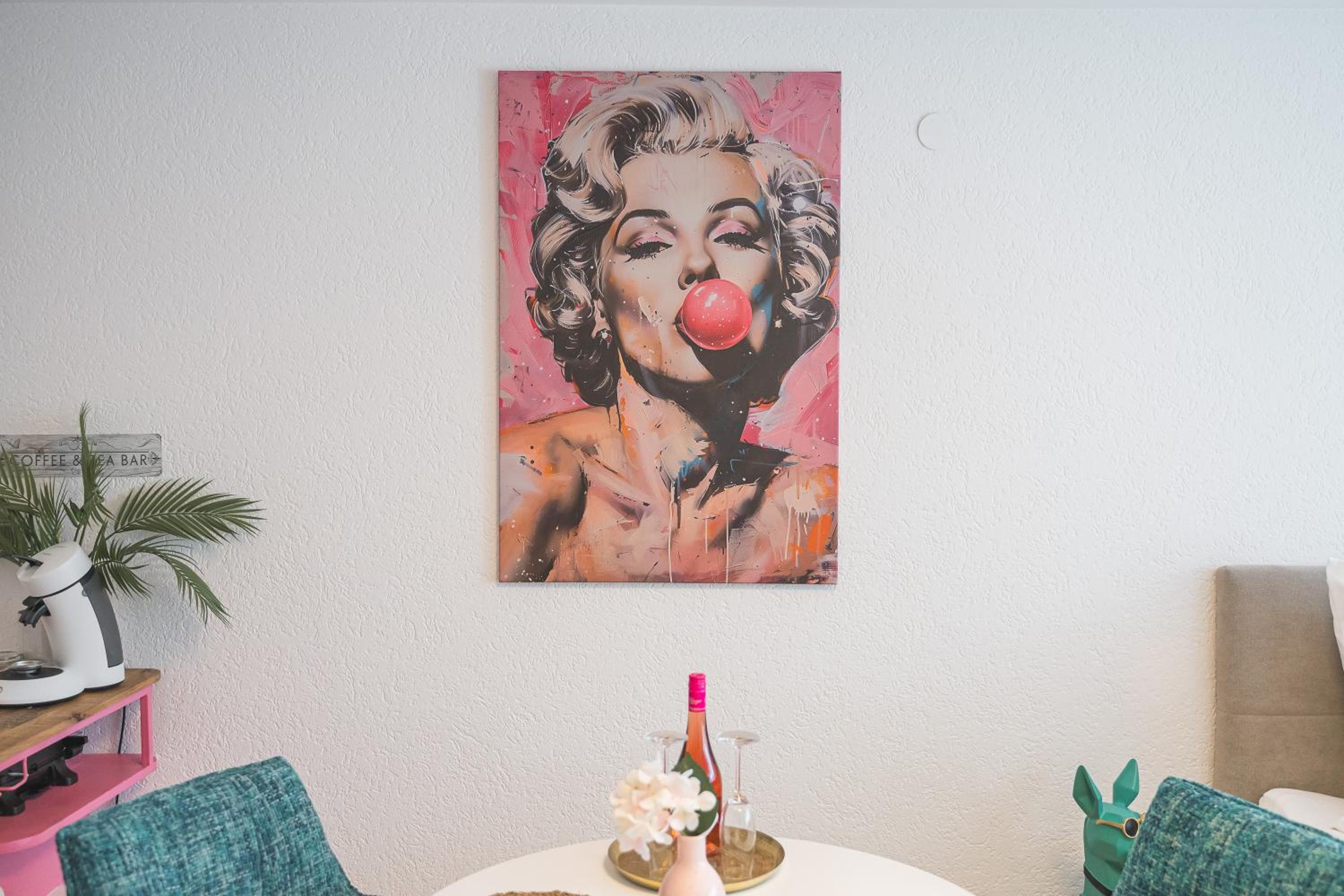 Goldstadt Pop-Art Apartment