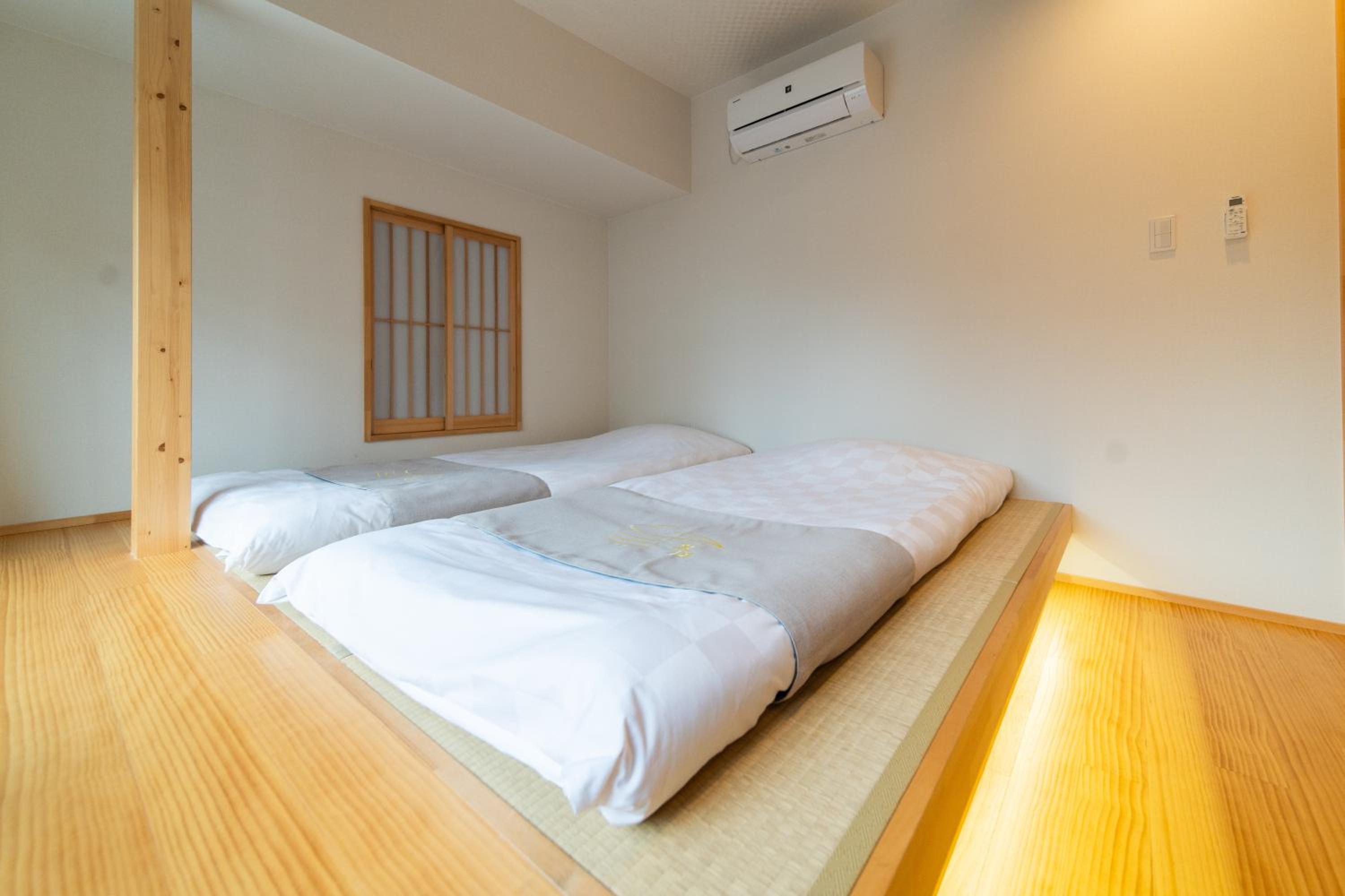 夏様五条丹波口 Modern Kyoto Townhouse, Whole House