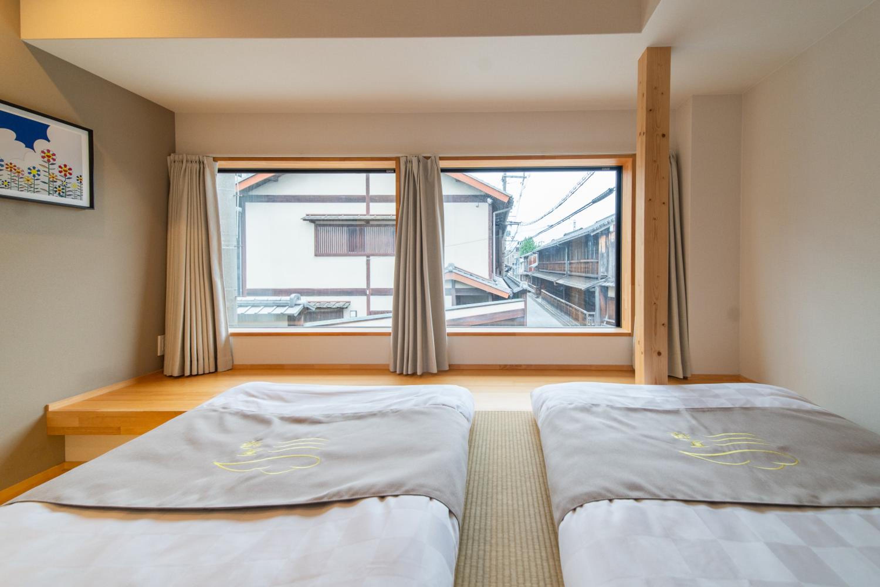 夏様五条丹波口 Modern Kyoto Townhouse, Whole House