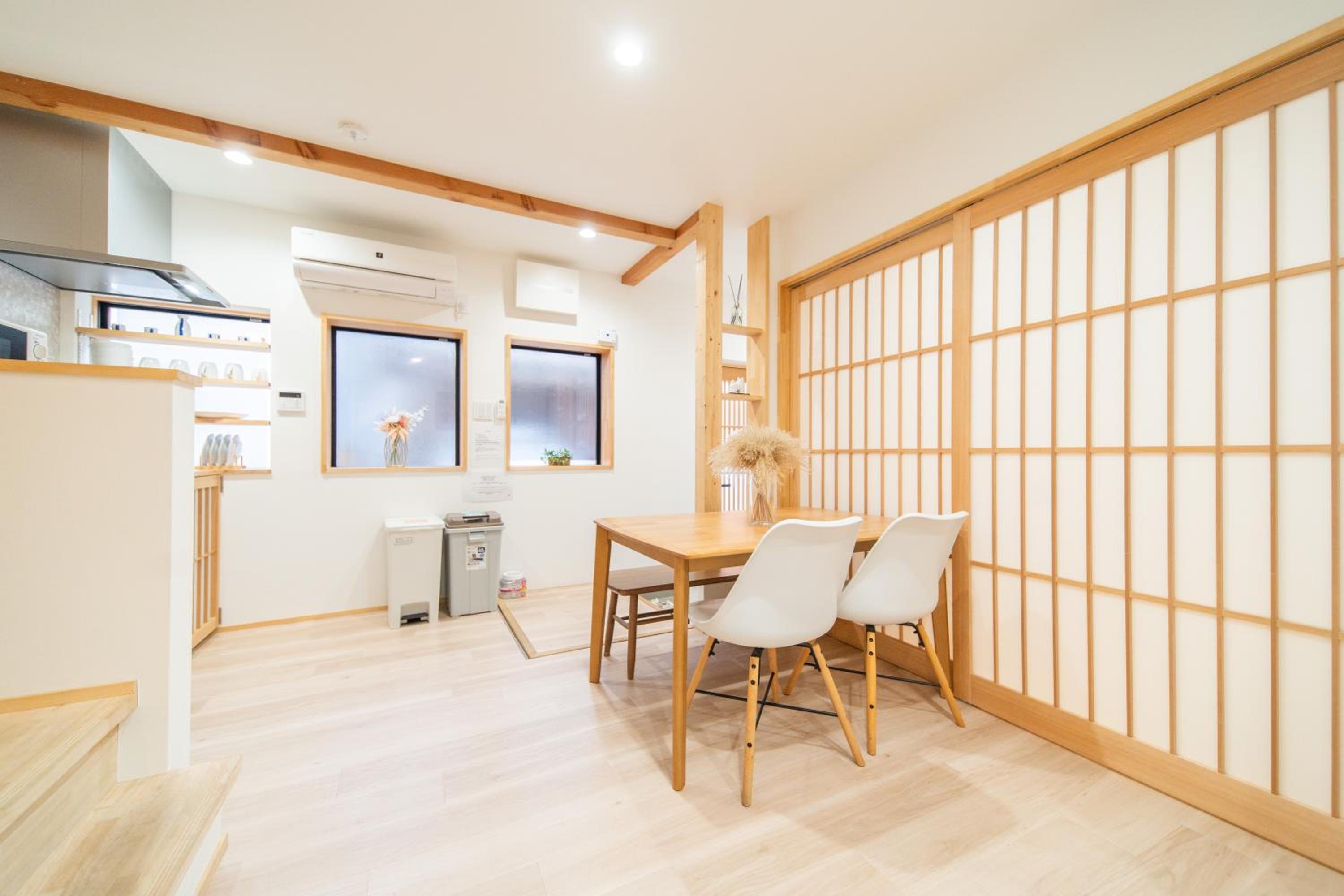 夏様五条丹波口 Modern Kyoto Townhouse, Whole House