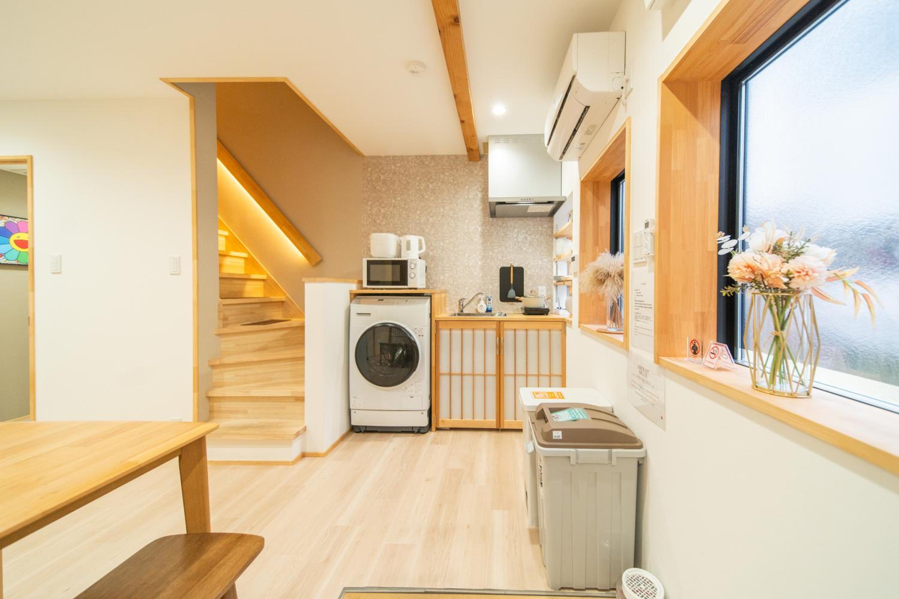 夏様五条丹波口 Modern Kyoto Townhouse, Whole House