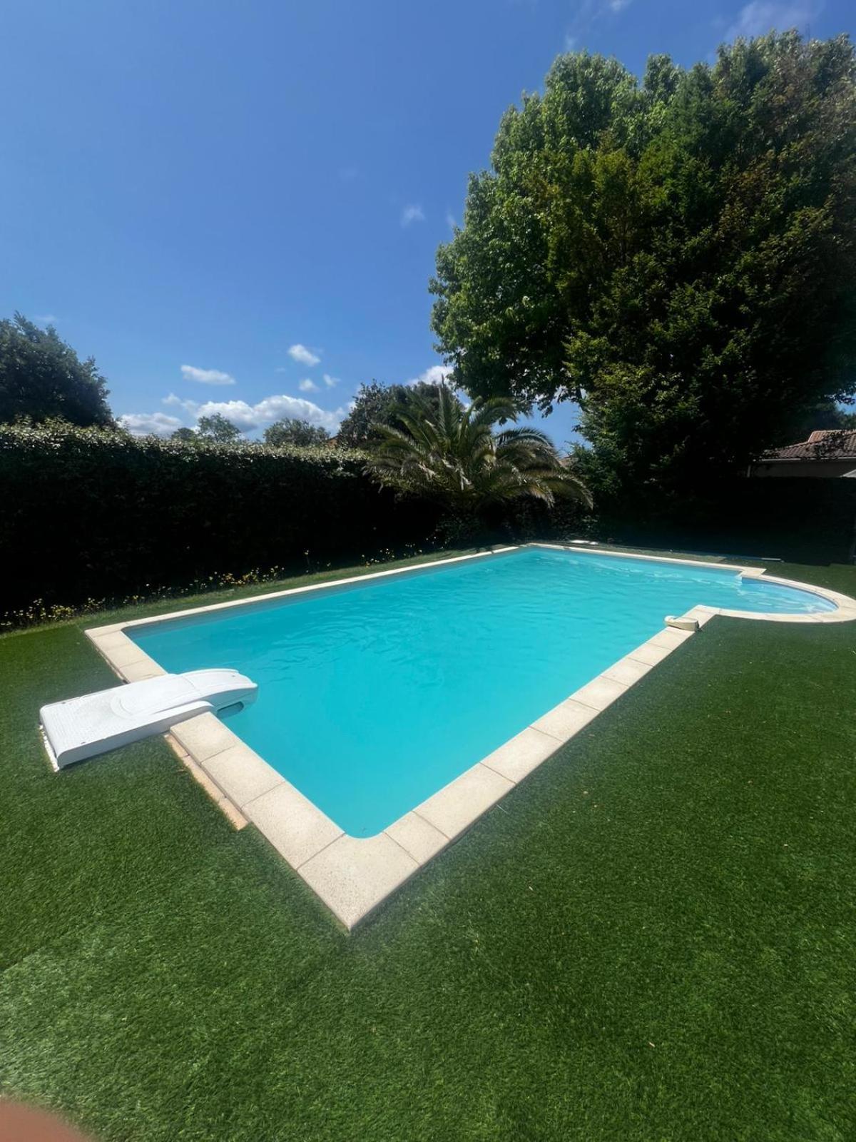 Villa La Hume proche port plage commodités Bassin d'Arcachon avec piscine chauffée
