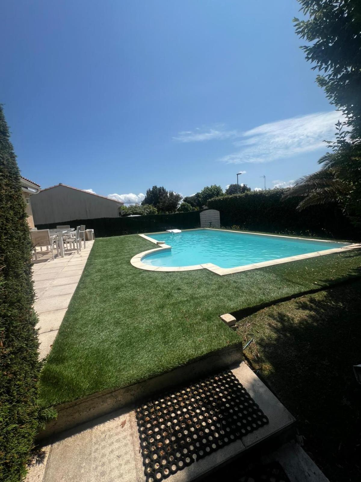 Villa La Hume proche port plage commodités Bassin d'Arcachon avec piscine chauffée