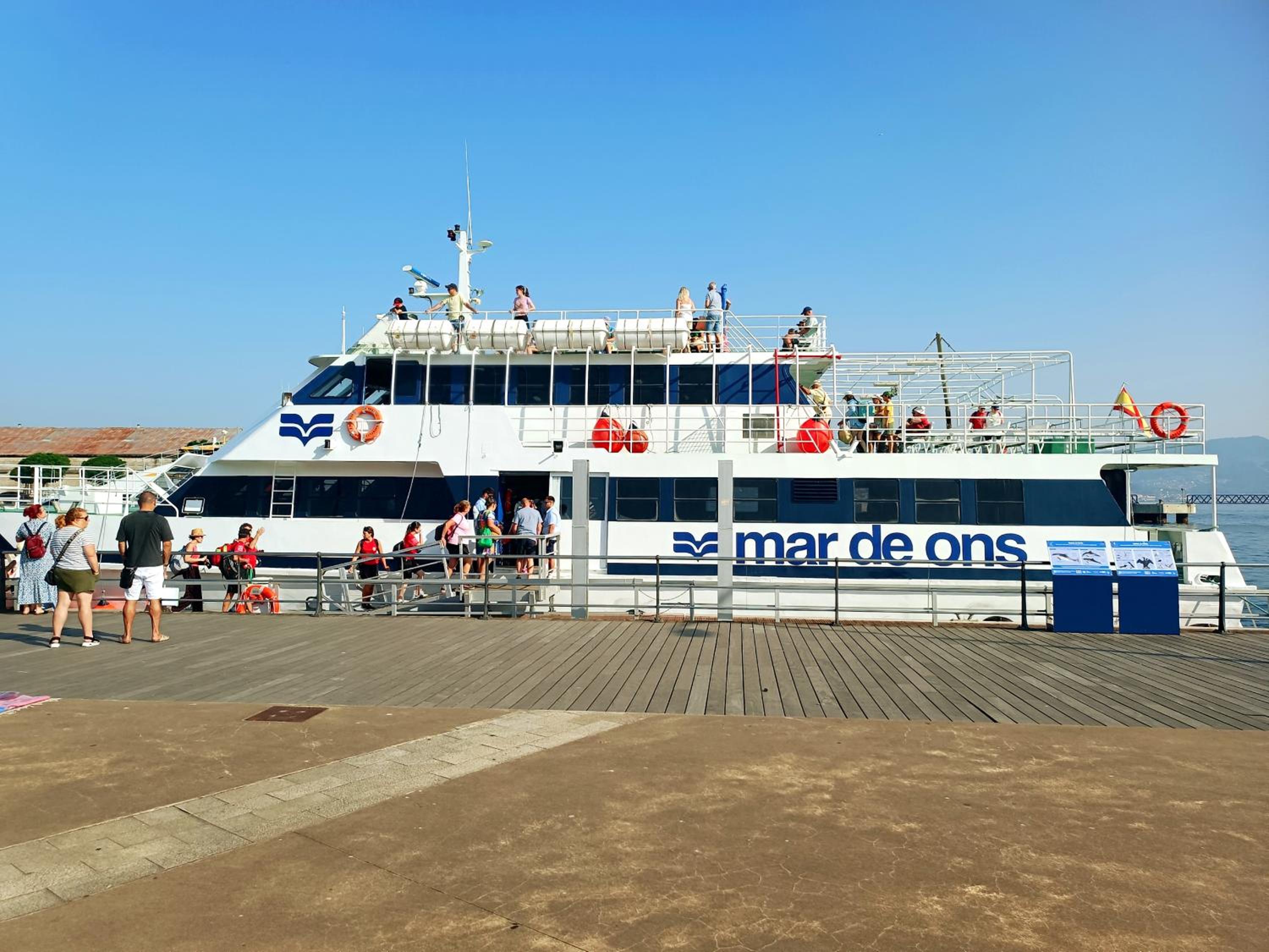 Casa Flotante en el Centro de Vigo - Different Charter