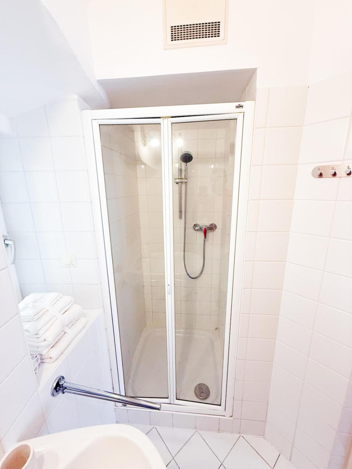 Danube Holiday Homes Studio - Top 2