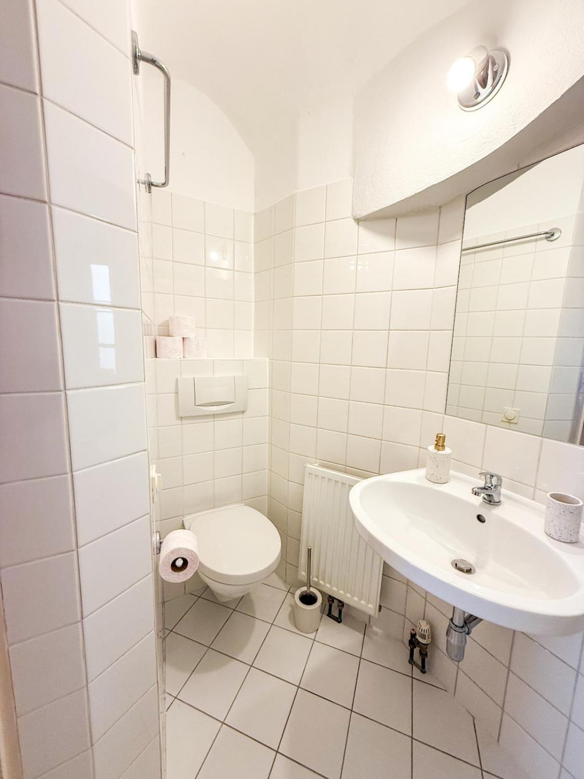 Danube Holiday Homes Studio - Top 2