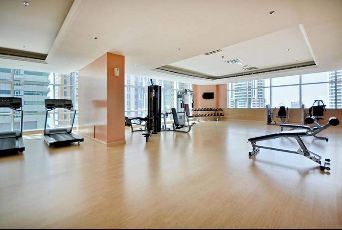 Modern 1BR with High Floor Near Mall & Tram