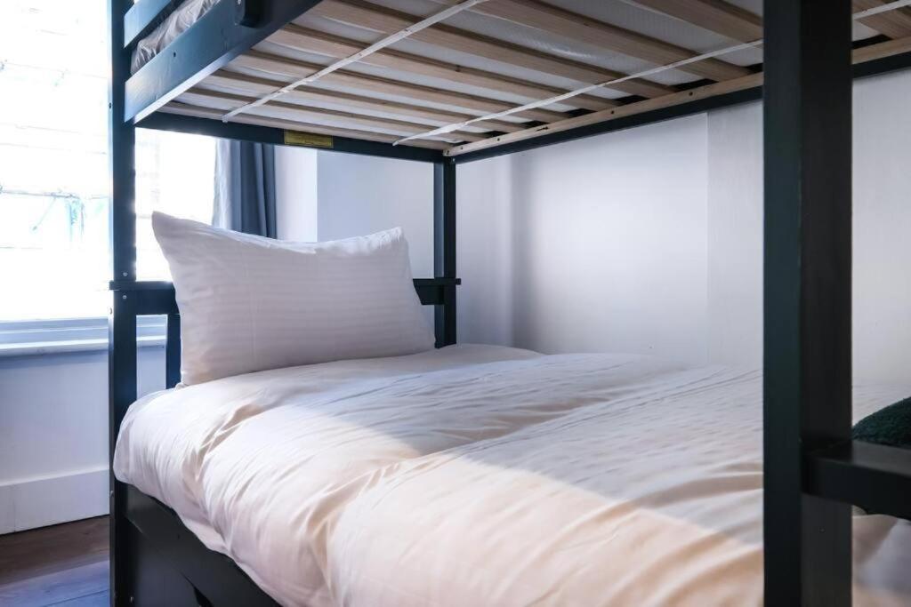 Piccadilly Wonderland Sleep 8 VRA