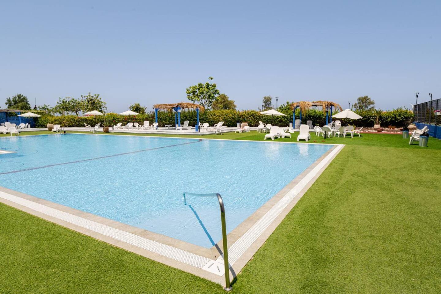 GW212 Gugel Waves Amazing Seaview Pool Apartments