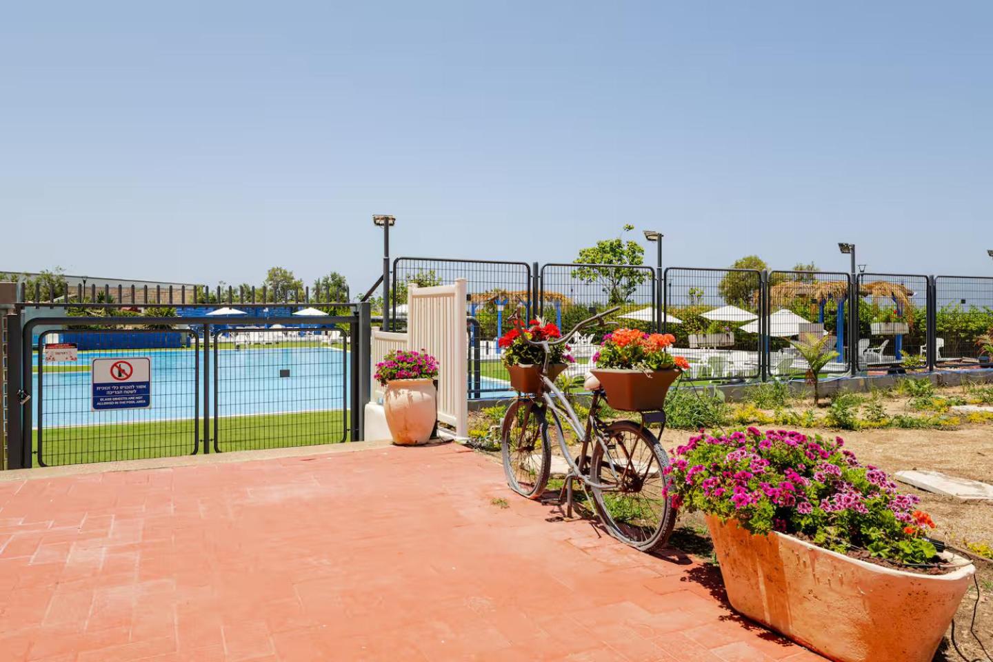 GW212 Gugel Waves Amazing Seaview Pool Apartments