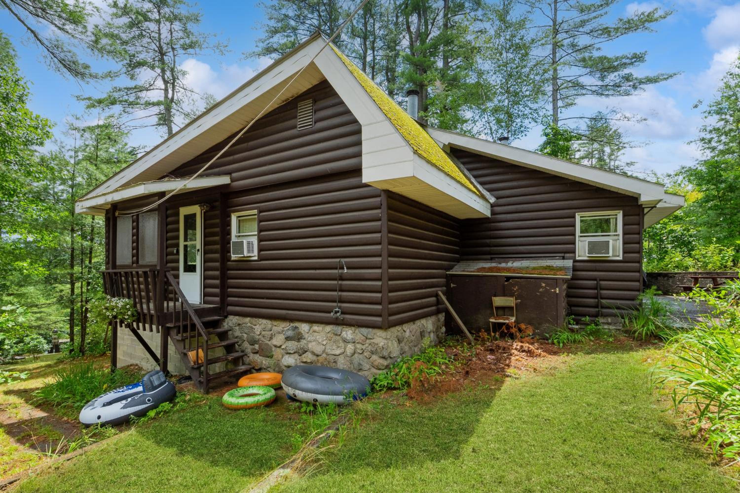 3BR Lakehouse with Lake Access, Deck and Fire Pit