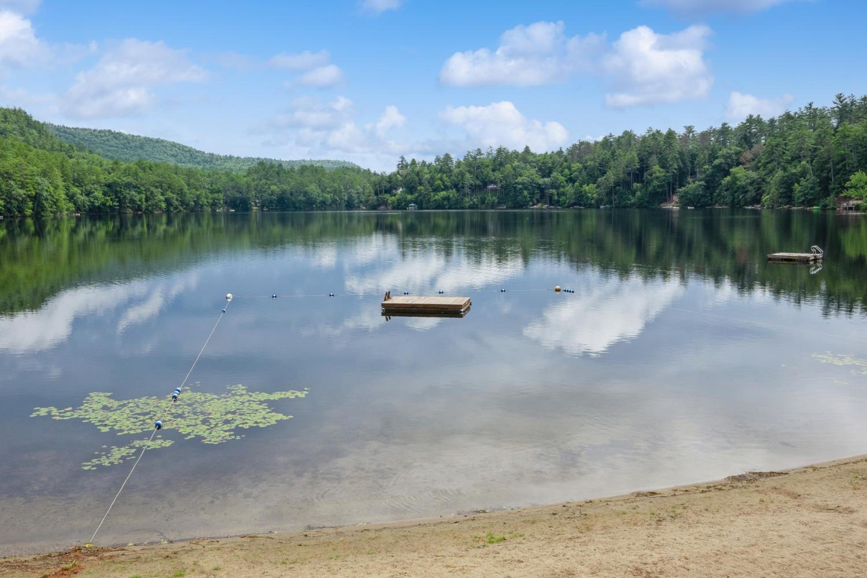 3BR Lakehouse with Lake Access, Deck and Fire Pit