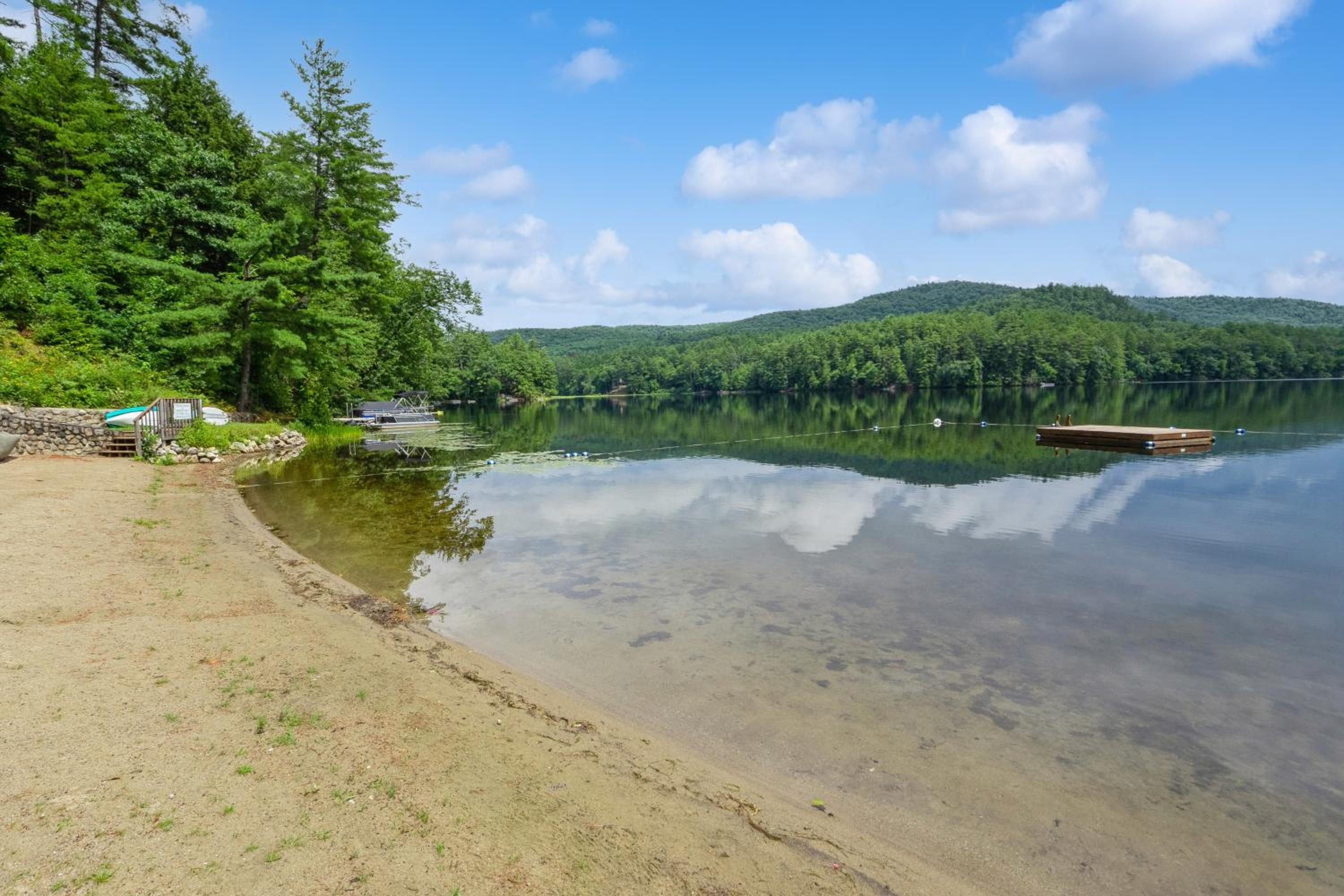 3BR Lakehouse with Lake Access, Deck and Fire Pit