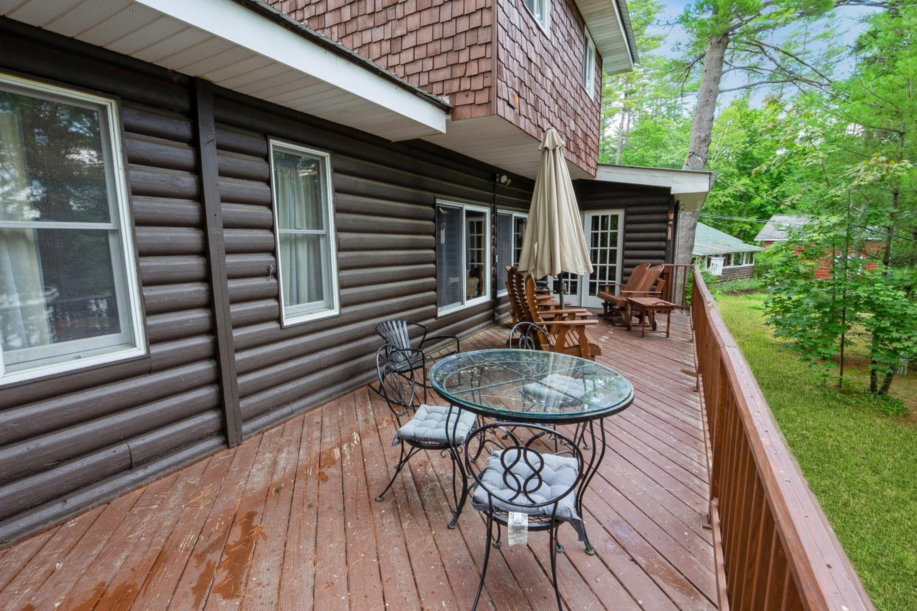 3BR Lakehouse with Lake Access, Deck and Fire Pit