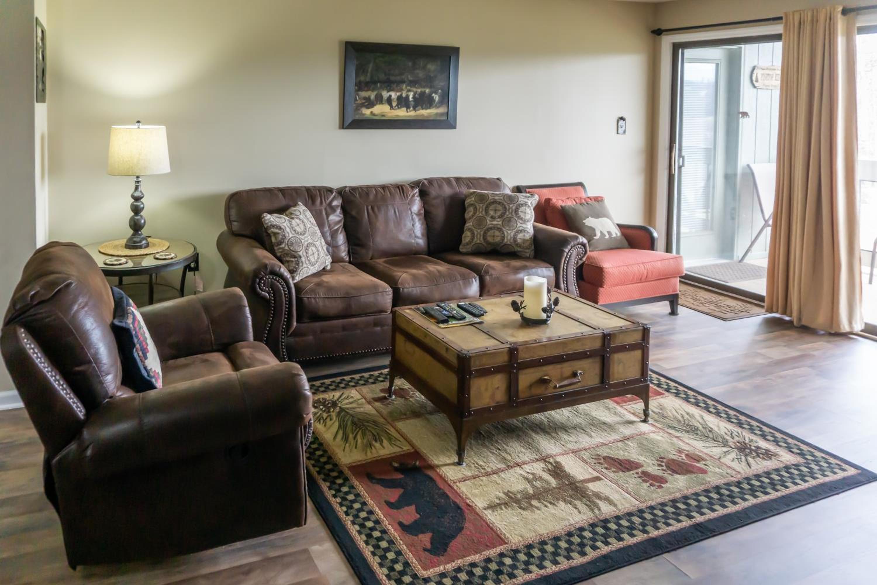 1 Mi to Dtwn Pigeon Forge! Mtn-View Gem with Balcony