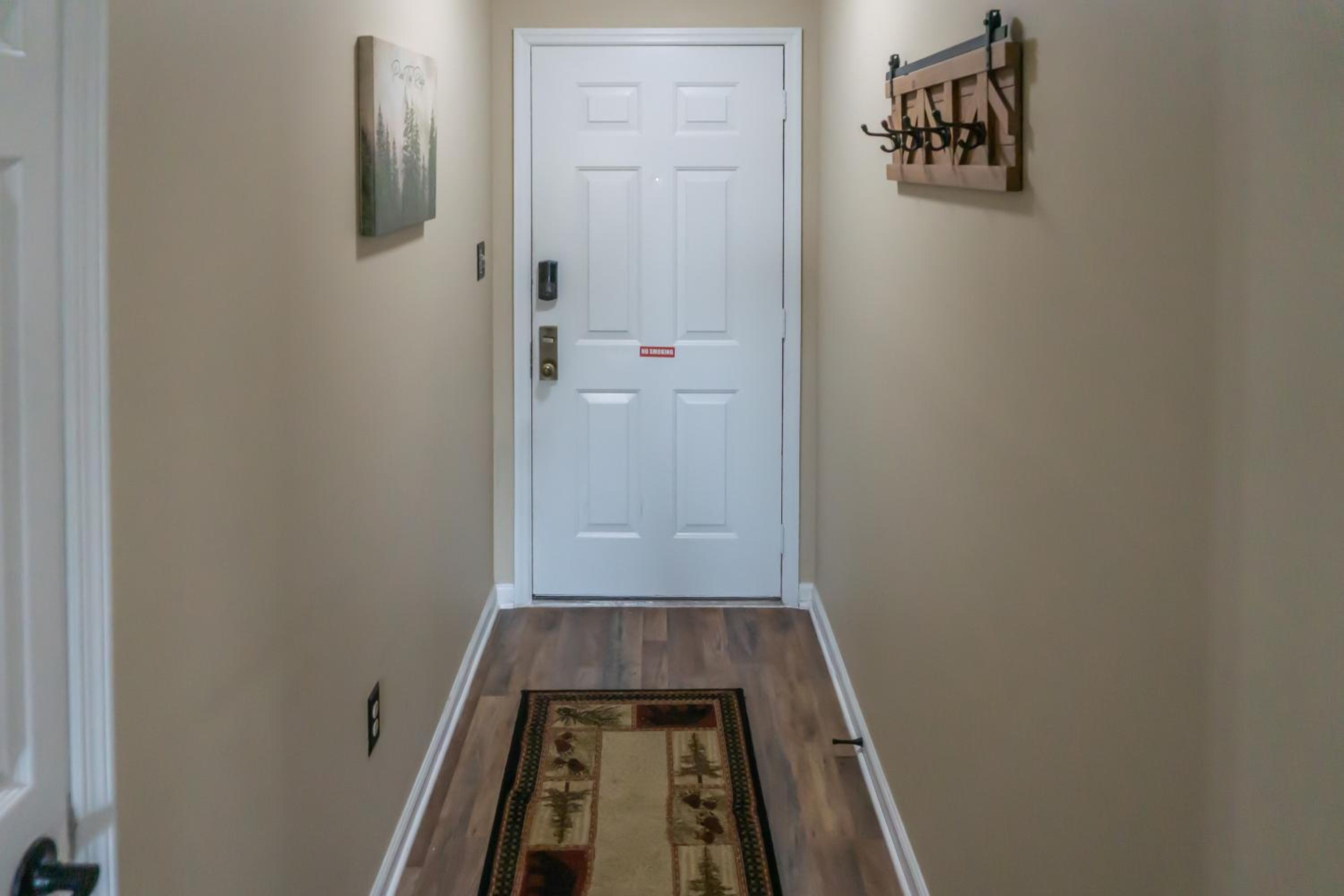 1 Mi to Dtwn Pigeon Forge! Mtn-View Gem with Balcony
