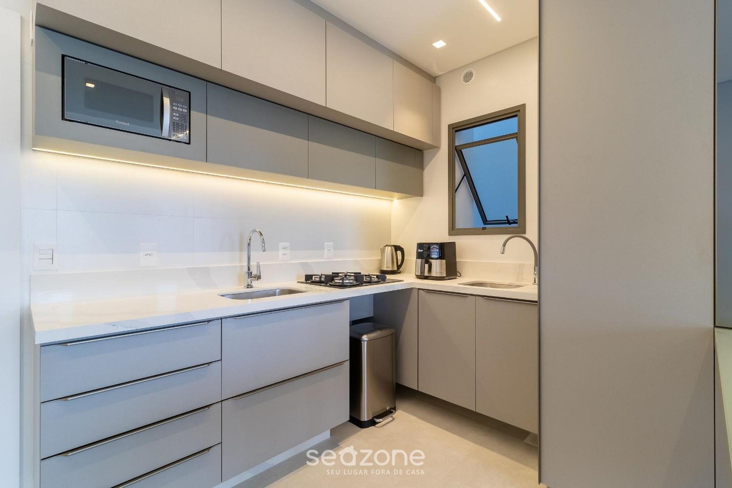 Apartments just a few minutes from UFSC, condo with laundry facilities.