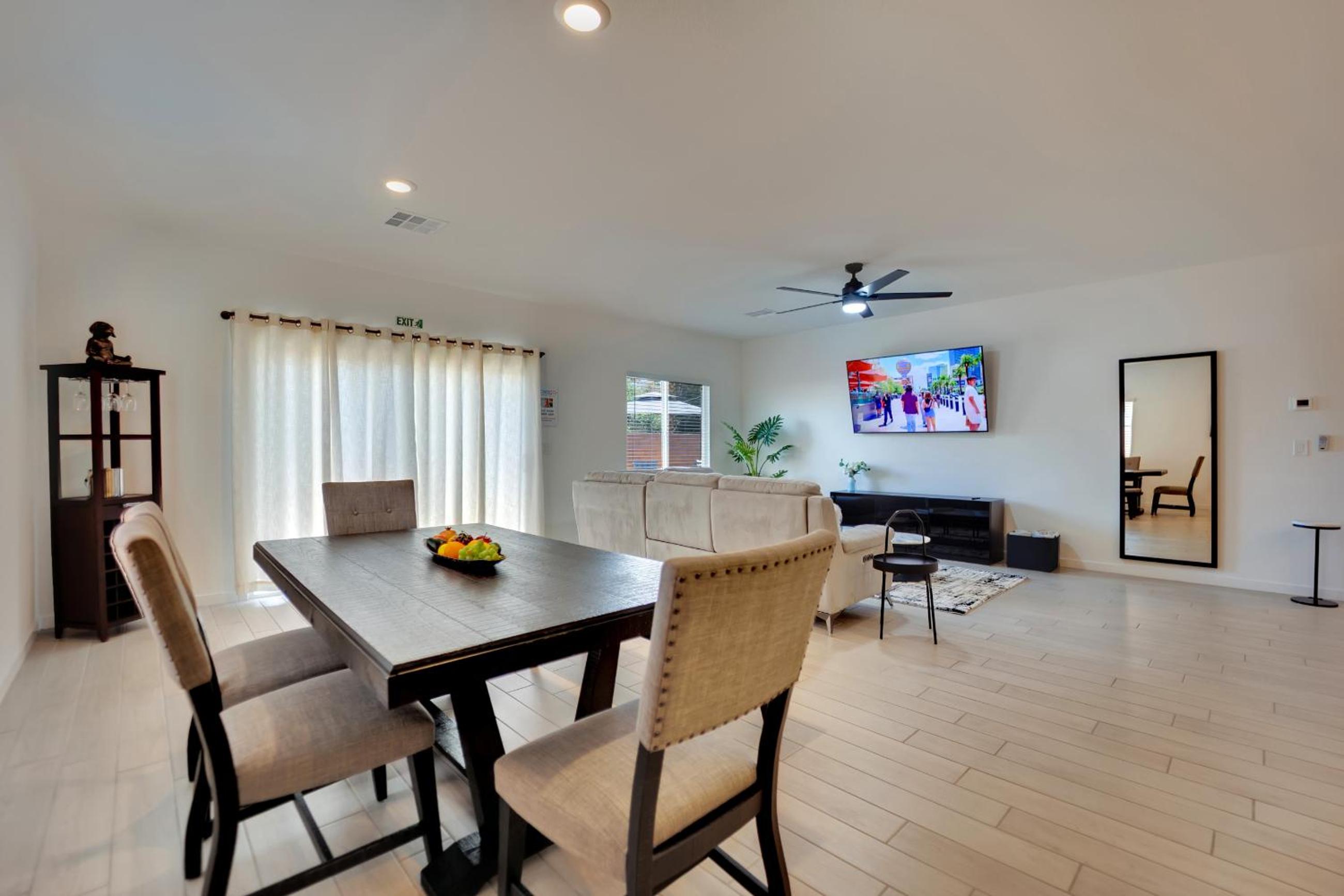 Casa Niva A Contemporary Oasis in the Heart of Las Vegas
