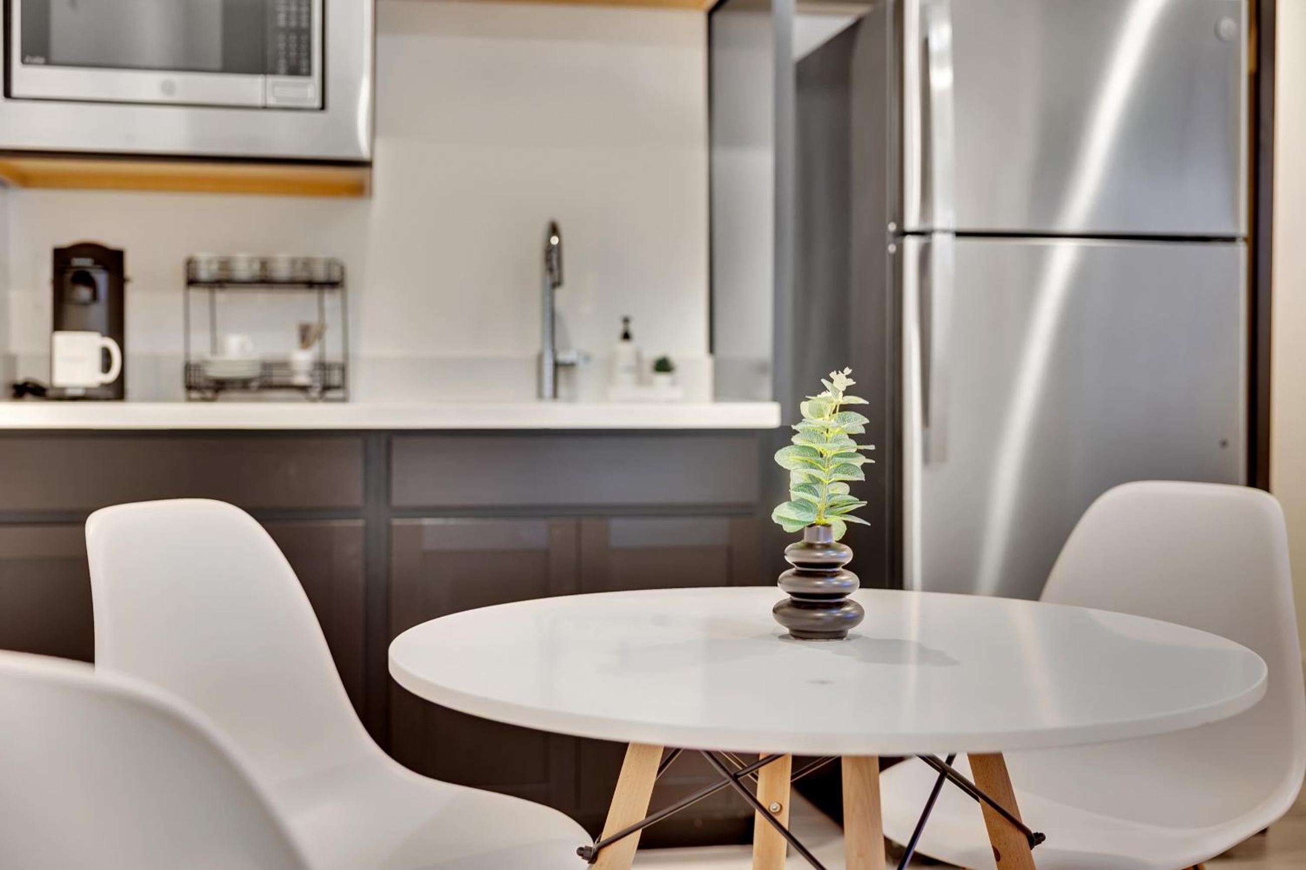 Casa Niva A Contemporary Oasis in the Heart of Las Vegas