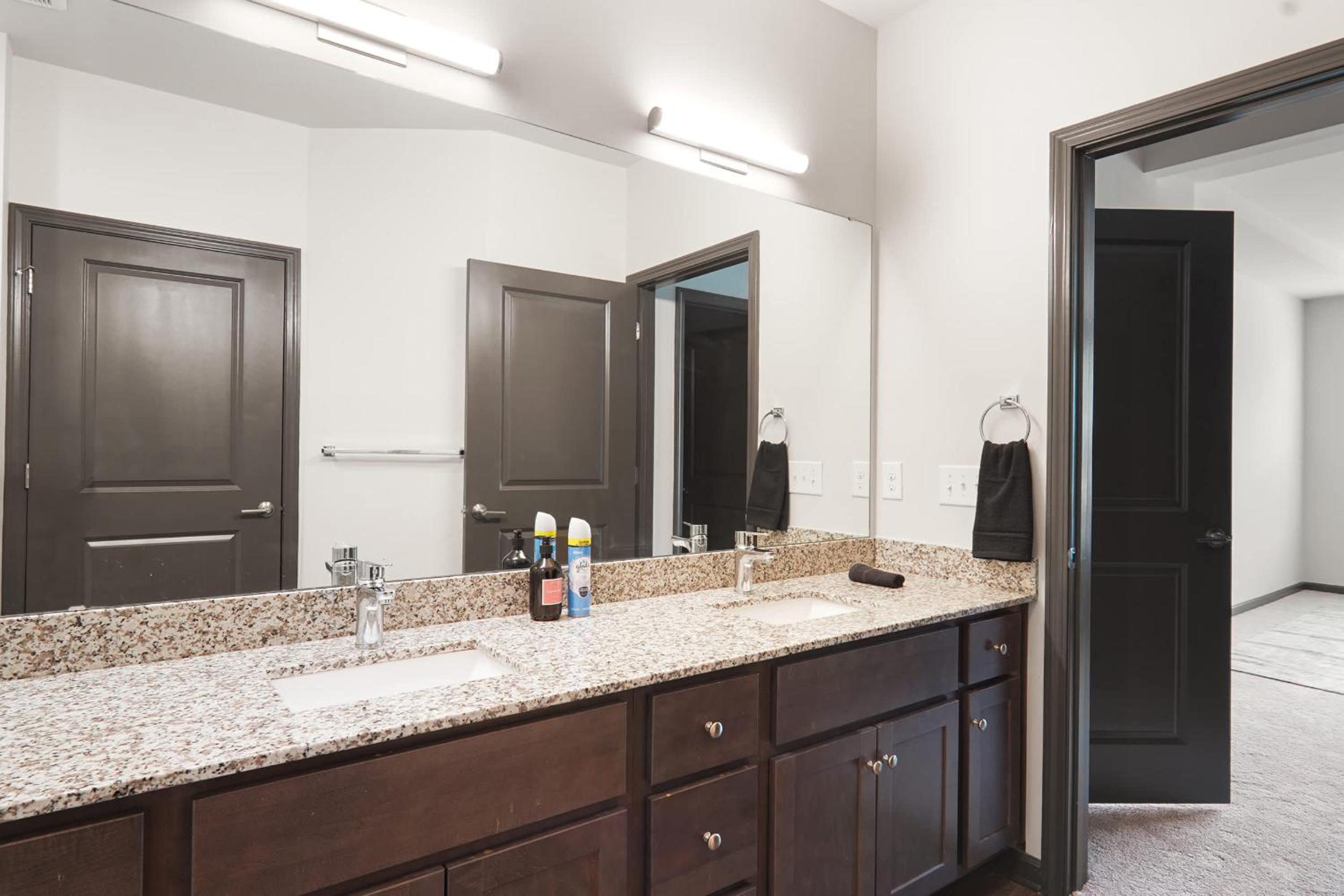 Luxurious King 3BR Suite in North Raleigh!