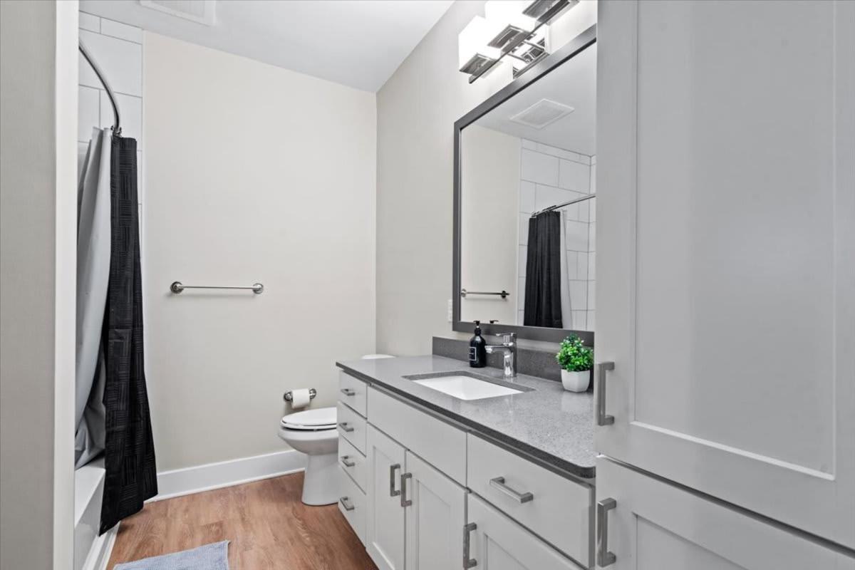 Luxurious King 3BR Suite in North Raleigh!