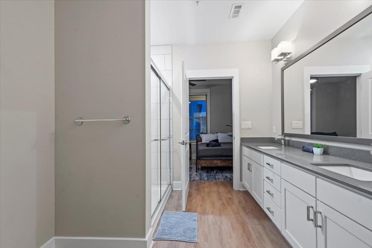 Luxurious King 3BR Suite in North Raleigh!