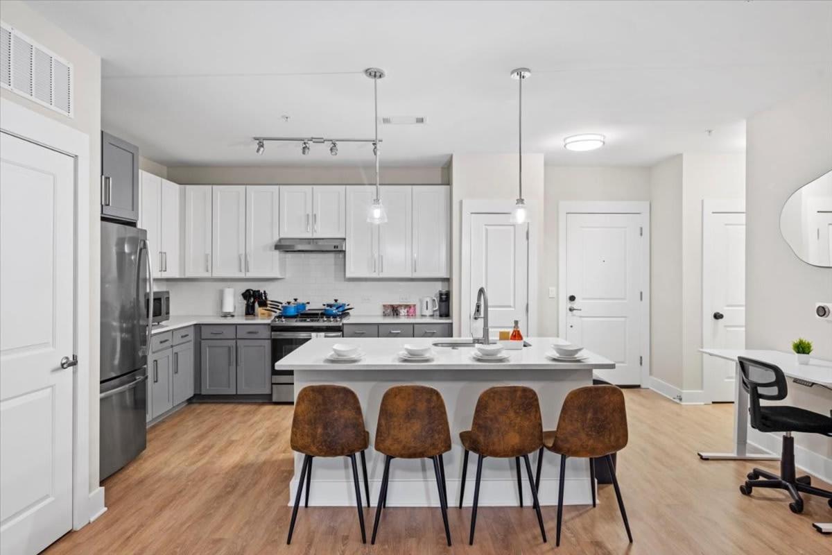 Luxurious King 3BR Suite in North Raleigh!
