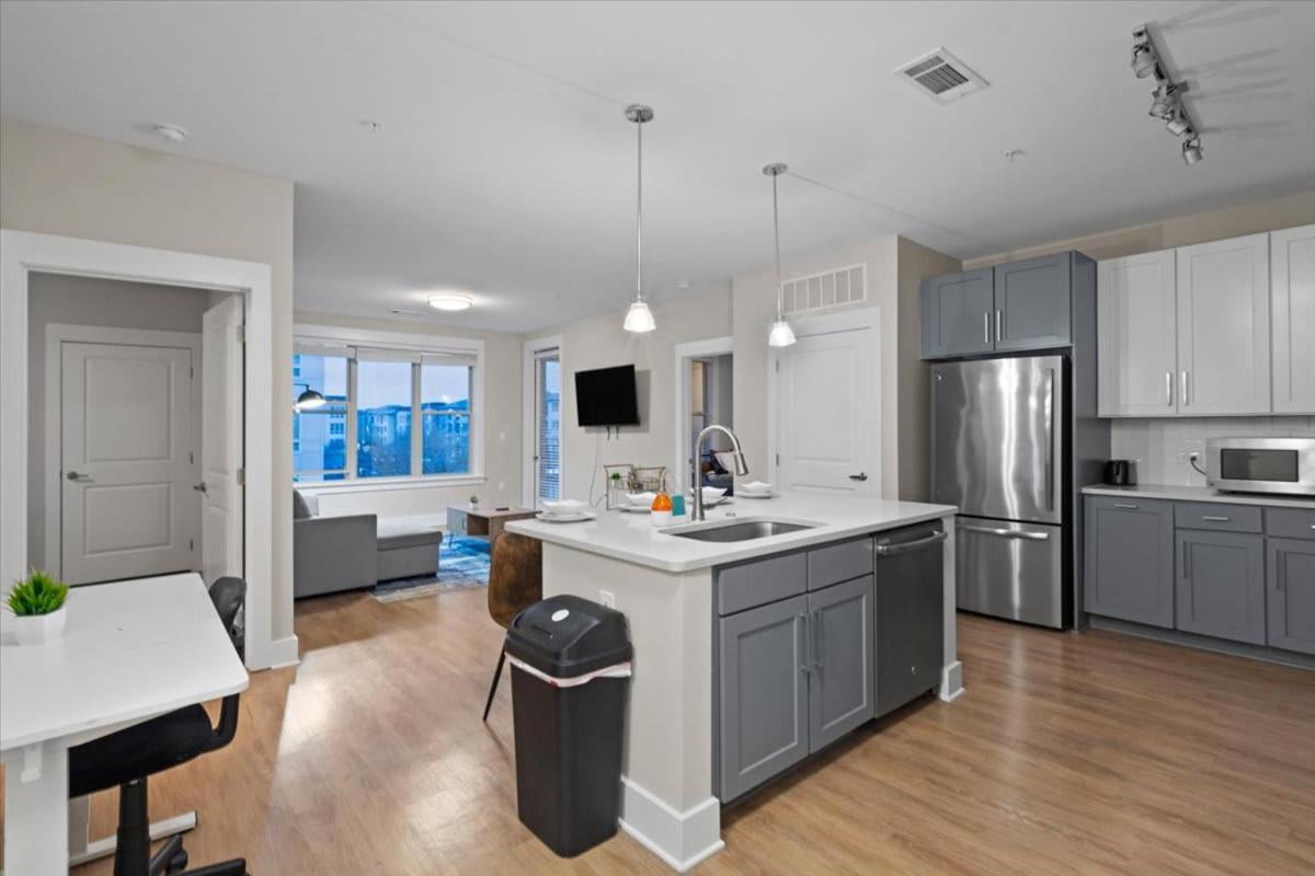 Luxurious King 3BR Suite in North Raleigh!