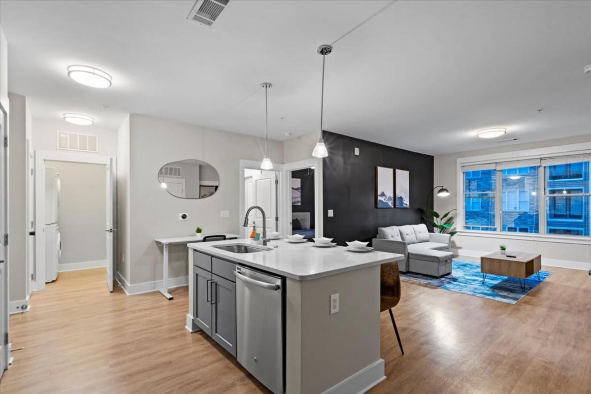 Luxurious King 3BR Suite in North Raleigh!