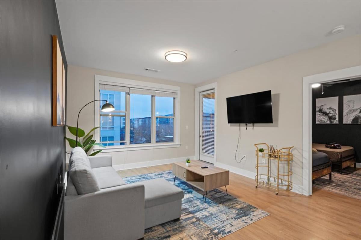 Luxurious King 3BR Suite in North Raleigh!