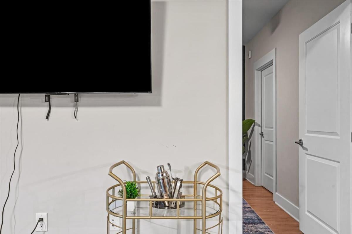 Luxurious King 3BR Suite in North Raleigh!