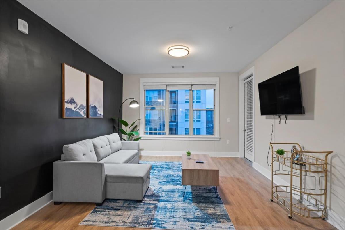 Luxurious King 3BR Suite in North Raleigh!