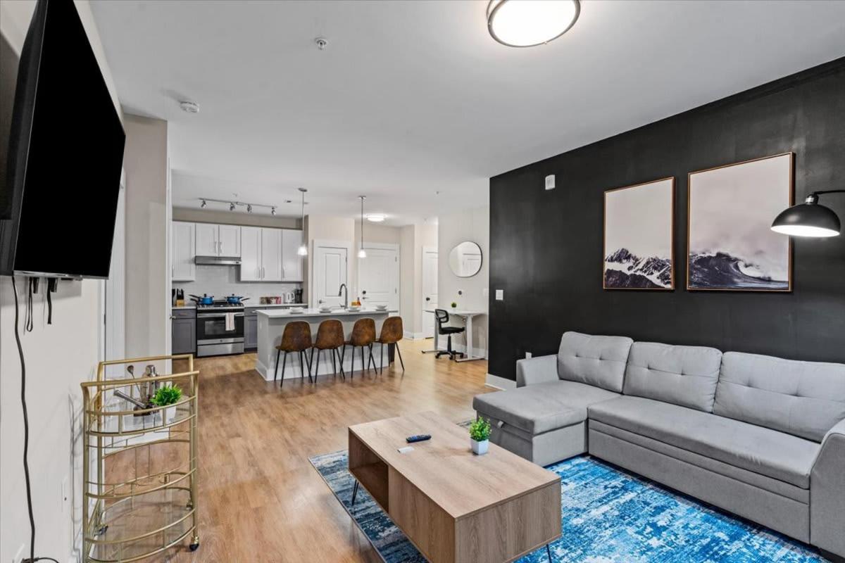 Luxurious King 3BR Suite in North Raleigh!