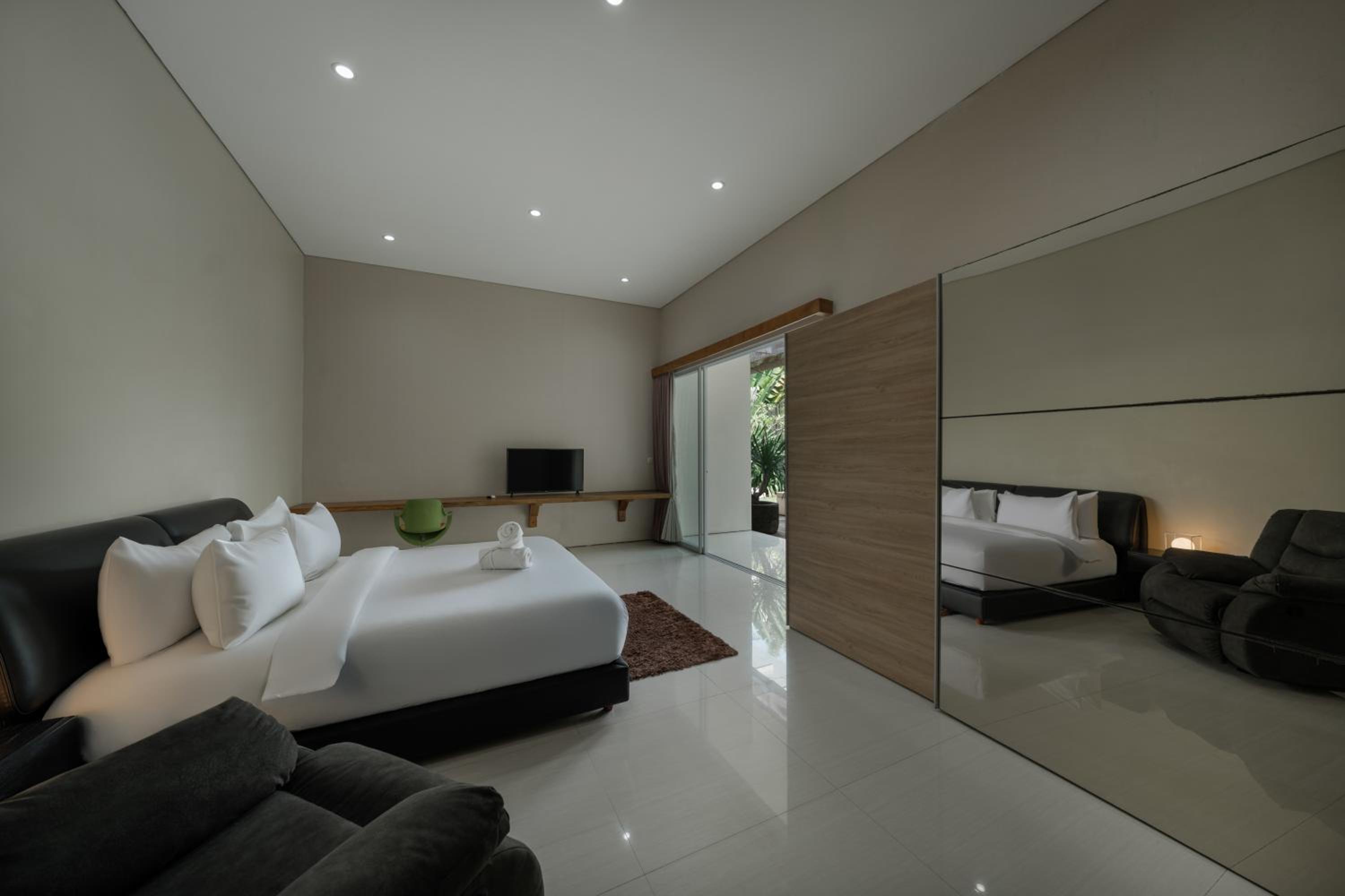 Villa Lumiere - 3BR Luxury Villa with Private Pool
