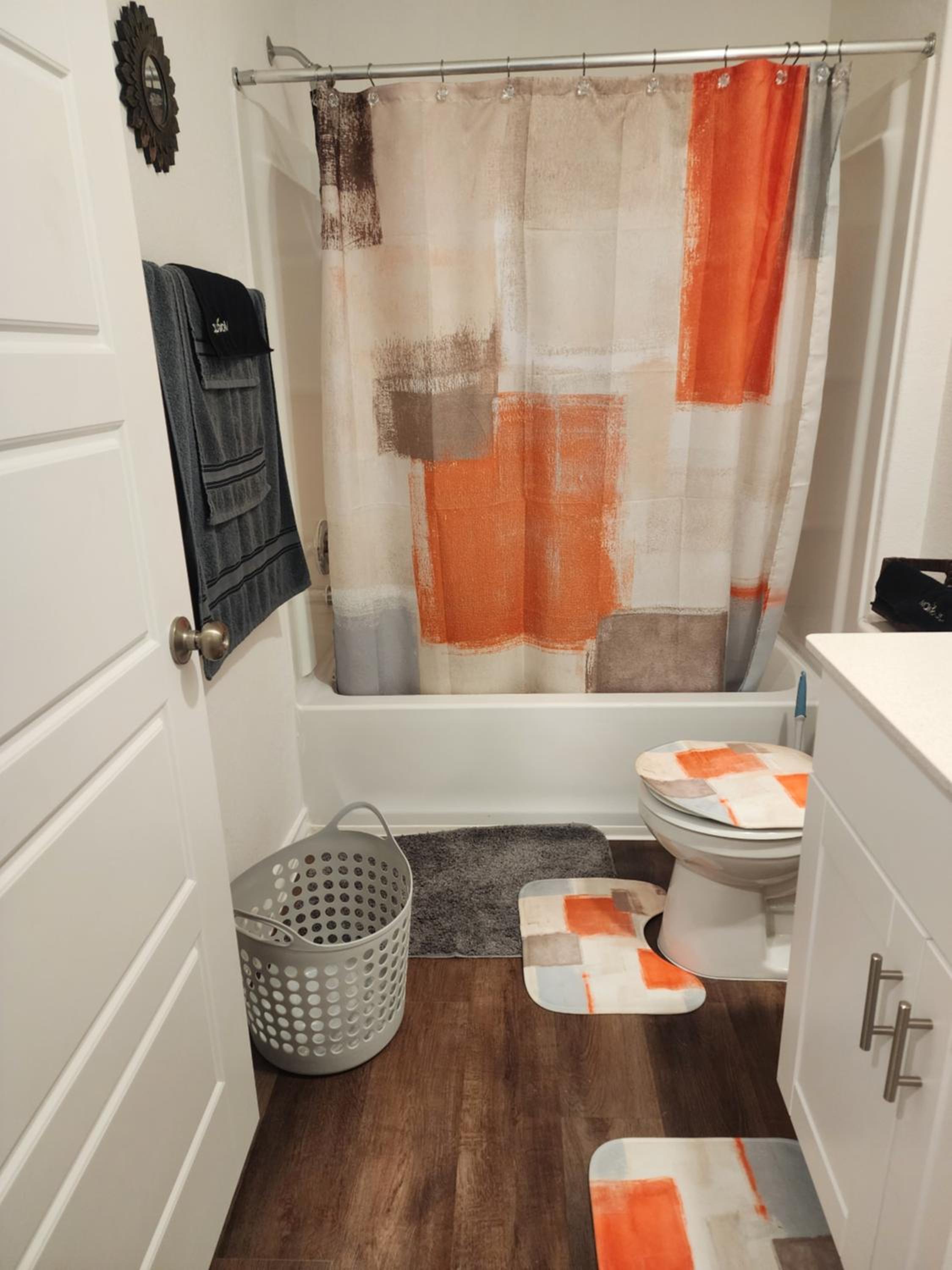 Private Cozy Rooms and Bathroom in Home near Seaworld Riverwalk and AFB