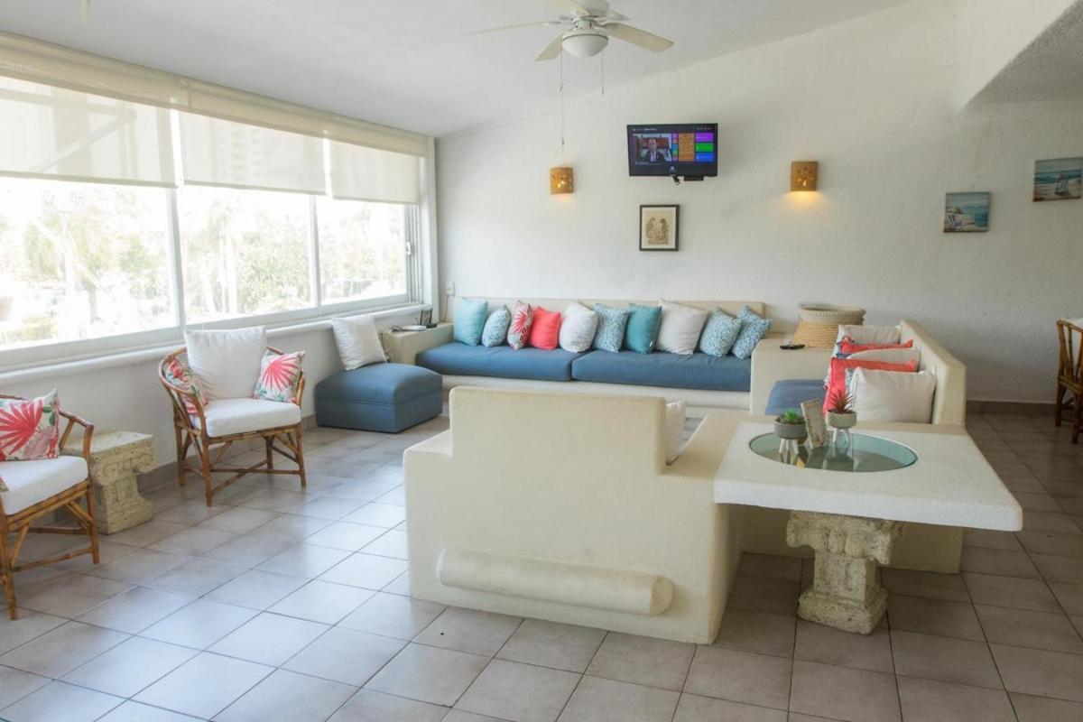Apt with Jacuzzi Ixtapa Zihuatanejo 3 BR