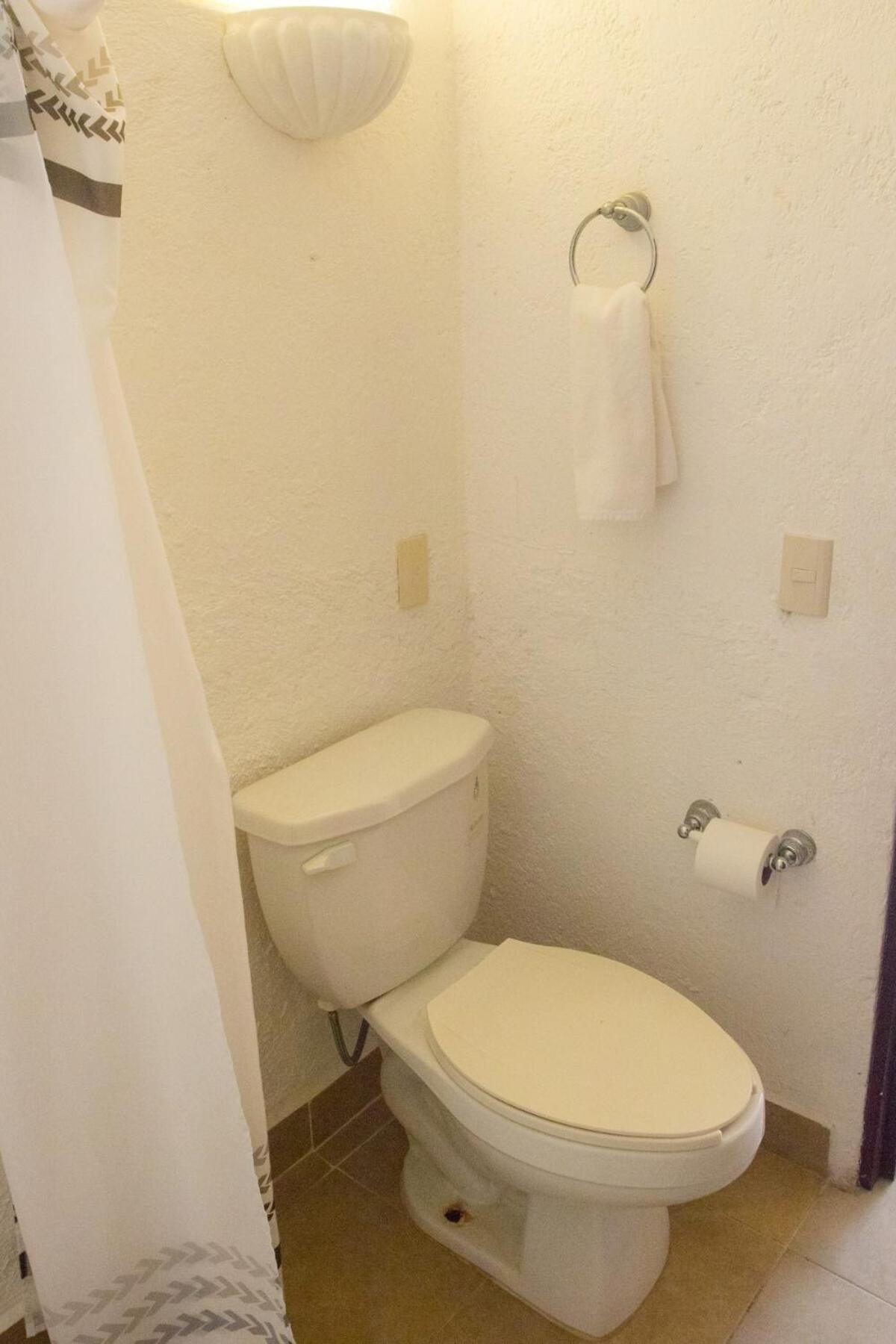 Apt with Jacuzzi Ixtapa Zihuatanejo 3 BR