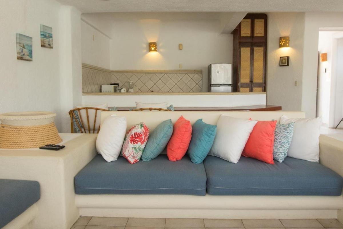 Apt with Jacuzzi Ixtapa Zihuatanejo 3 BR