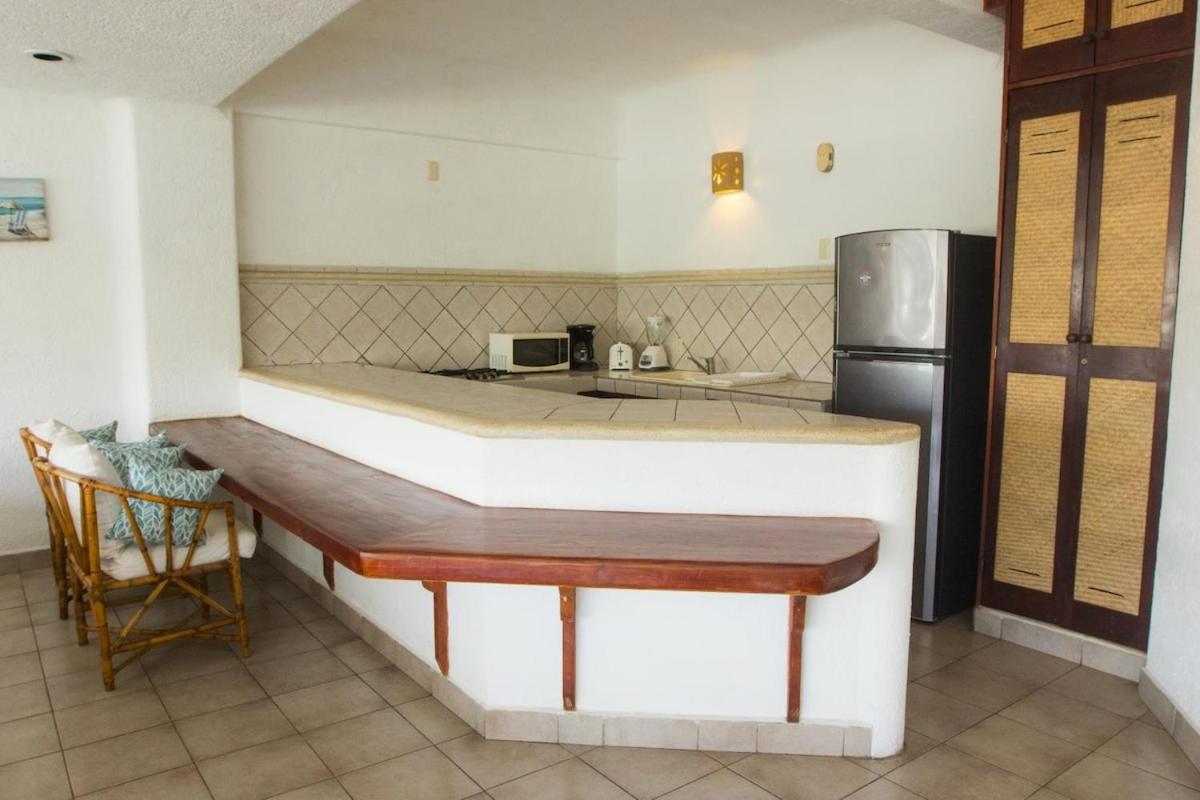 Apt with Jacuzzi Ixtapa Zihuatanejo 3 BR