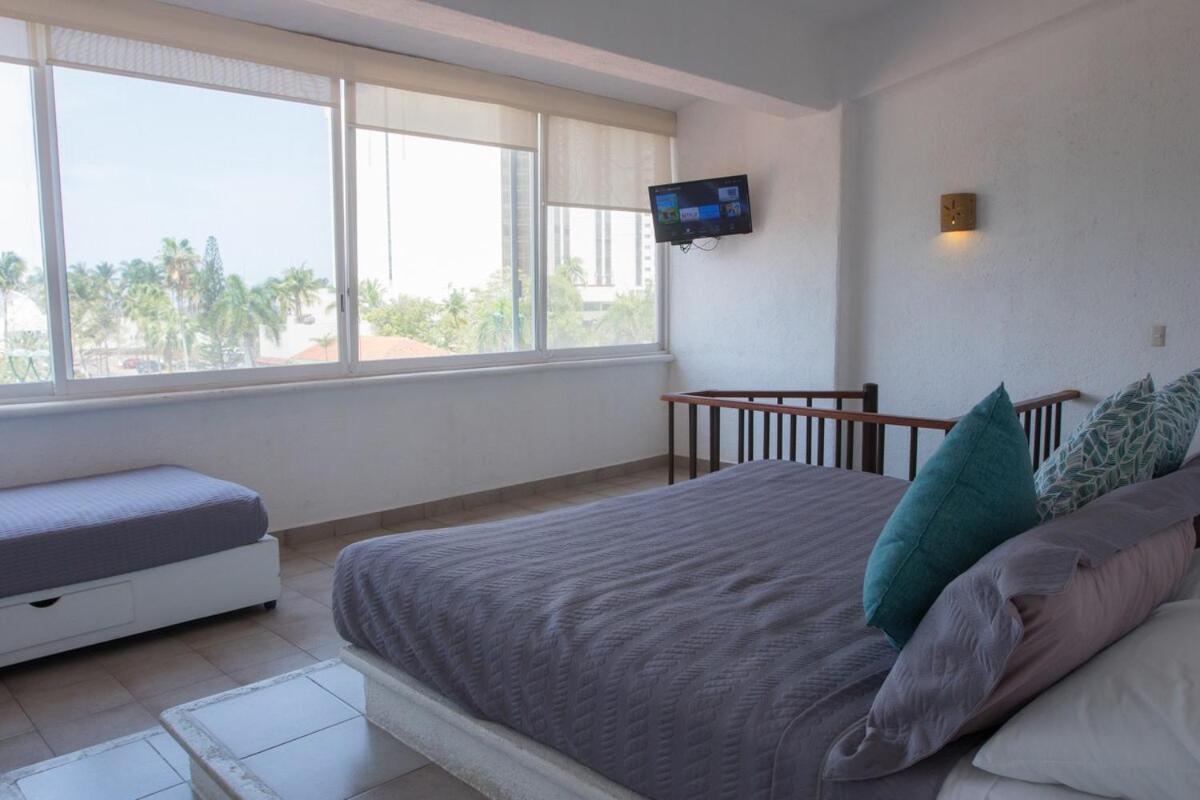 Apt with Jacuzzi Ixtapa Zihuatanejo 3 BR