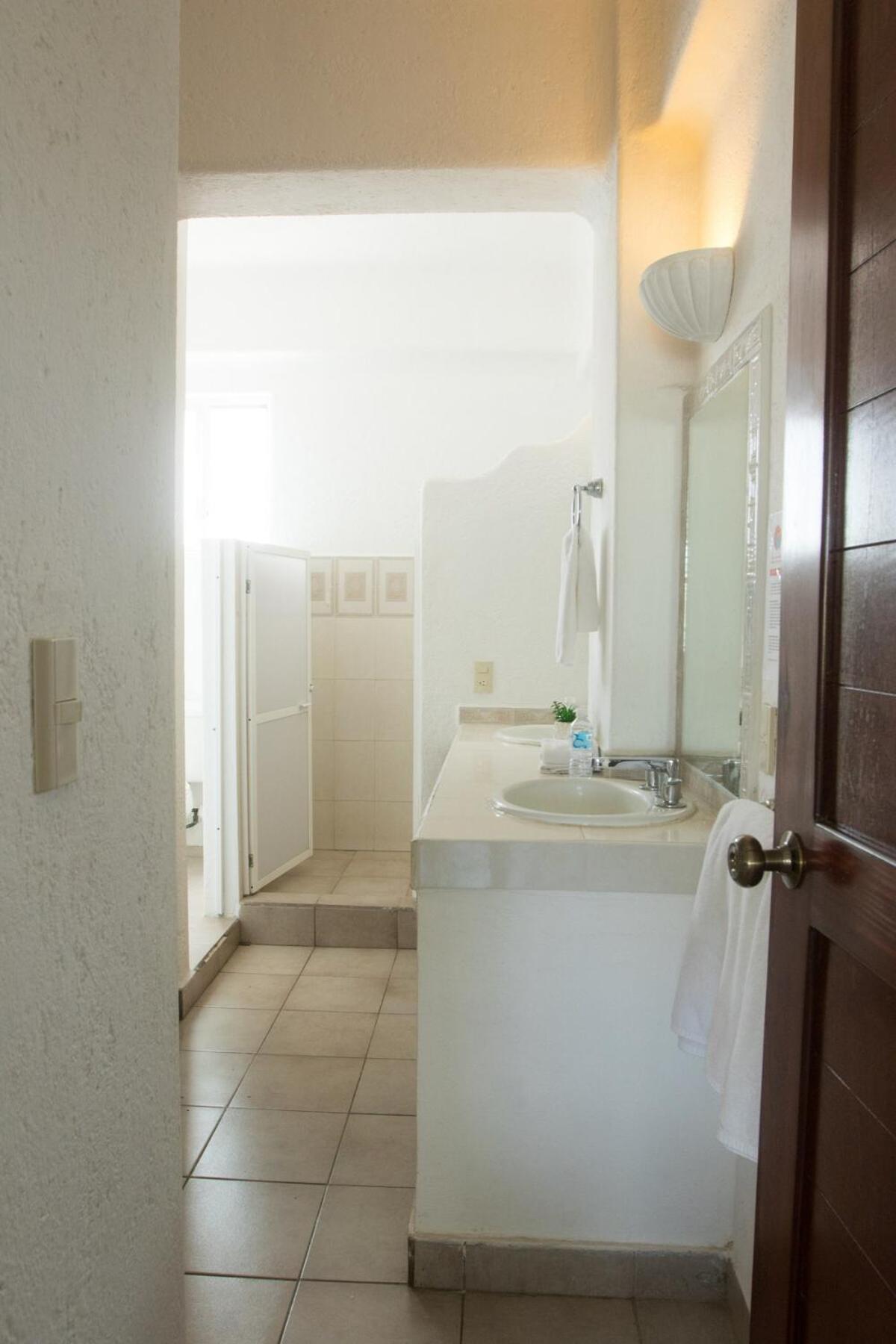Apt with Jacuzzi Ixtapa Zihuatanejo 3 BR
