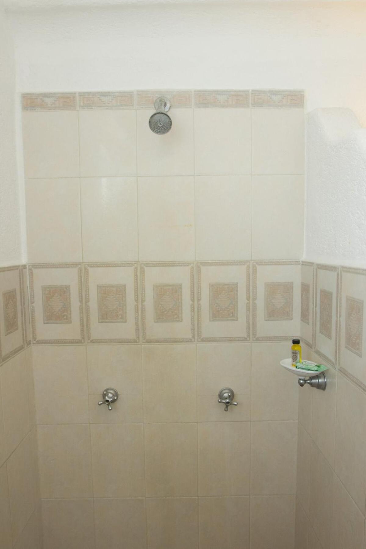 Apt with Jacuzzi Ixtapa Zihuatanejo 3 BR