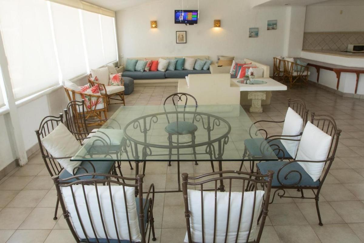 Apt with Jacuzzi Ixtapa Zihuatanejo 3 BR