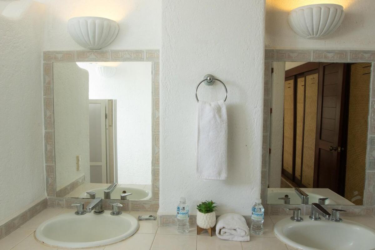 Apt with Jacuzzi Ixtapa Zihuatanejo 3 BR